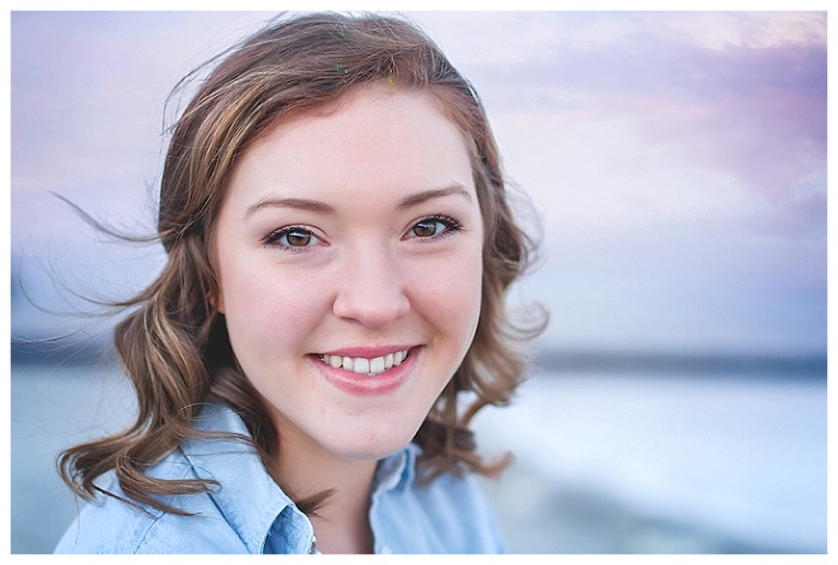 senior pictures at sunset on the beach